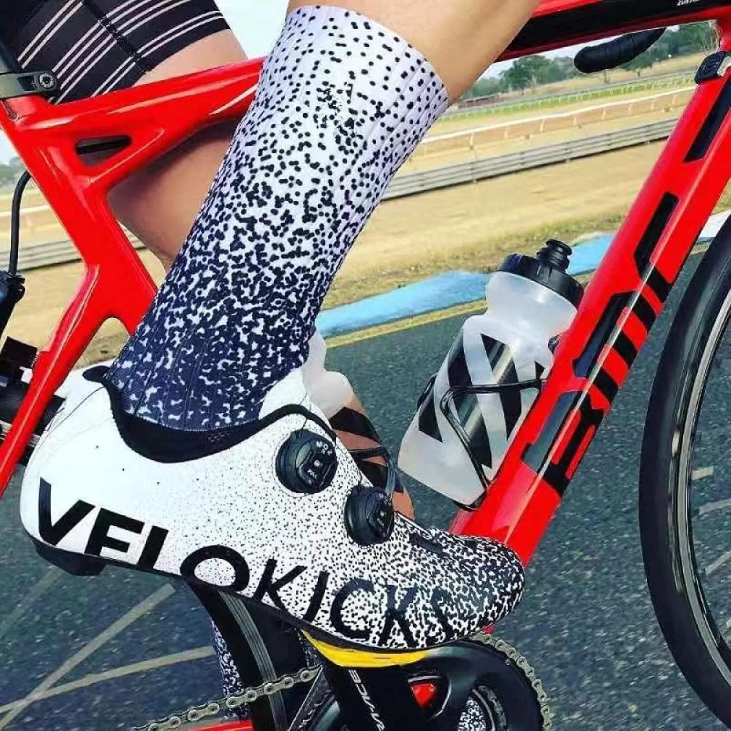 Aero Socks Cycling Aero Socks For Men Anti-Slip Silicone Aero White Line Cycling Sports Running Socks