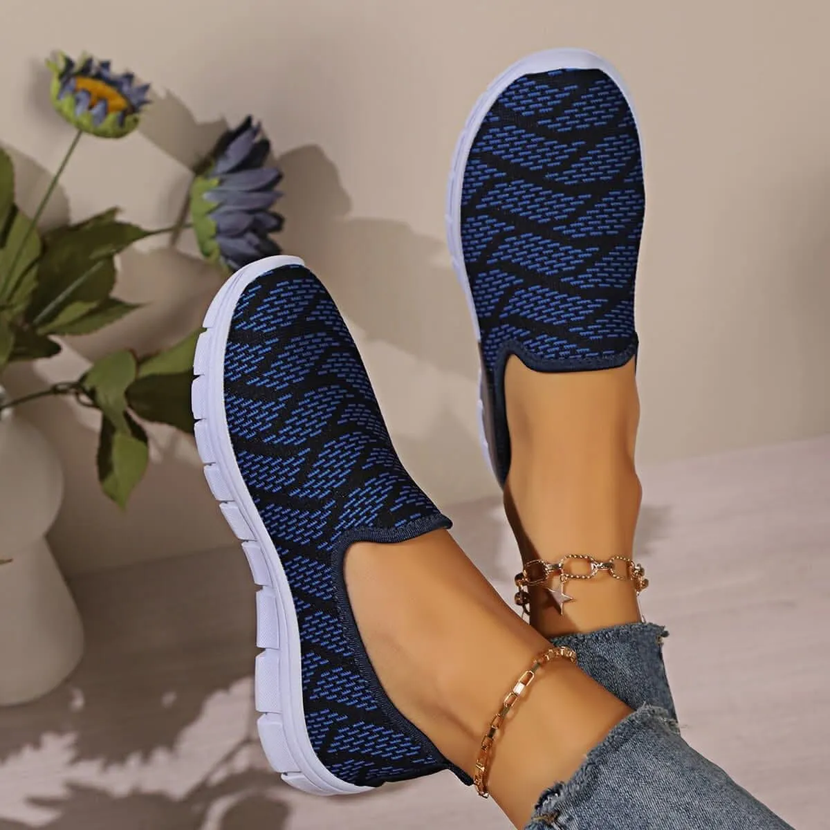 Chic round toe slip-on flats