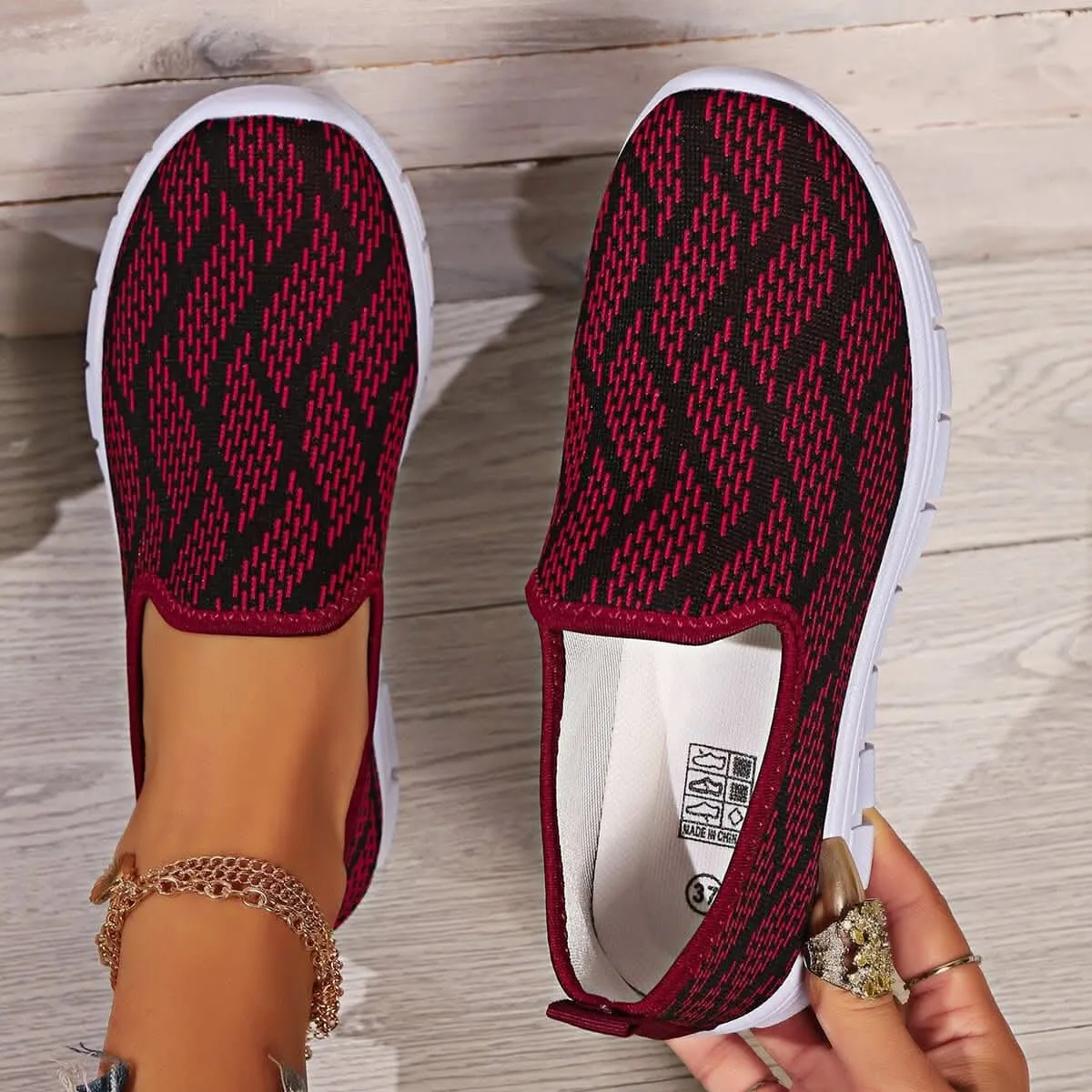 Chic round toe slip-on flats