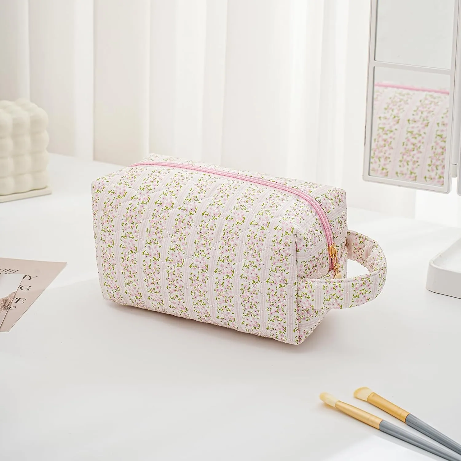 JOVAKIT Travel Makeup Bag Cosmetic Bag for Women, Christmas Gifts, Small Floral Flowers Coquette Toiletry Bag with Handle, Zipper Make Up Pouch Organizer Bag Trendy Stuff (Pink Floral)