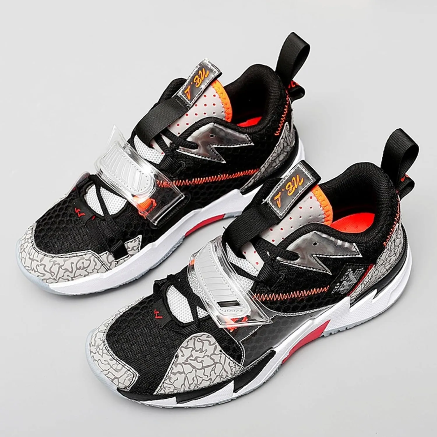 Men's Breathable Mesh Basketball Shoes Lightweight Anti Slip Sports Shoes Shock-Absorbing Running Boots