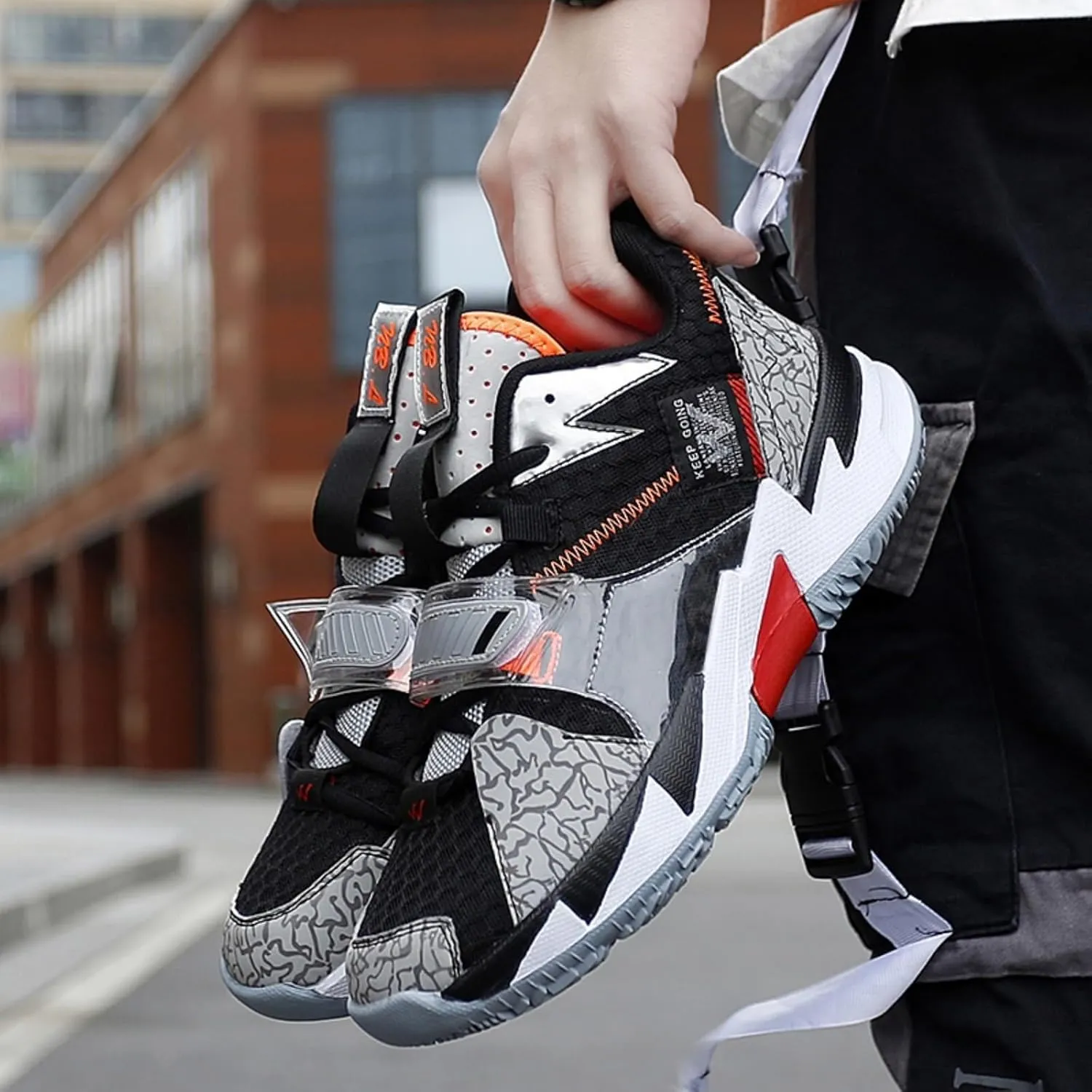 Men's Breathable Mesh Basketball Shoes Lightweight Anti Slip Sports Shoes Shock-Absorbing Running Boots