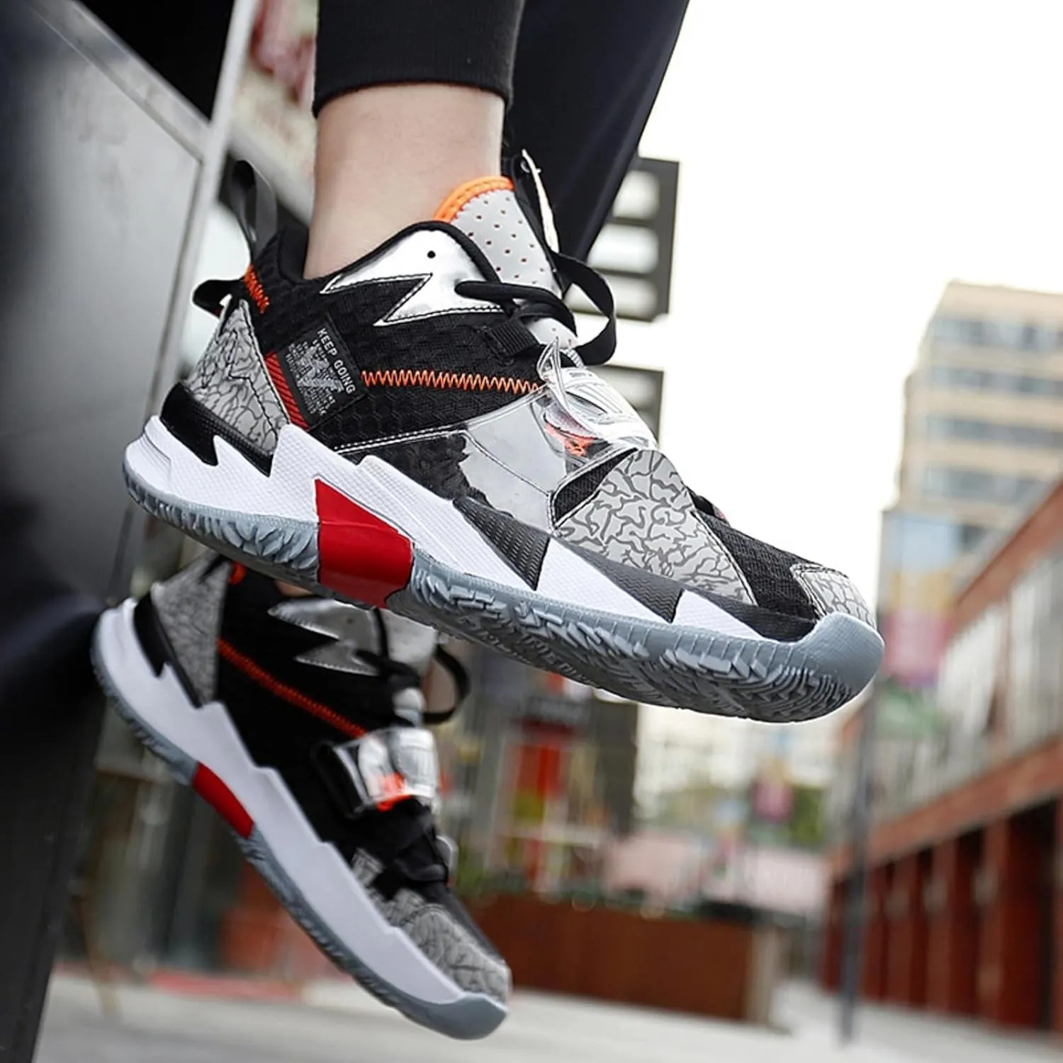 Men's Breathable Mesh Basketball Shoes Lightweight Anti Slip Sports Shoes Shock-Absorbing Running Boots