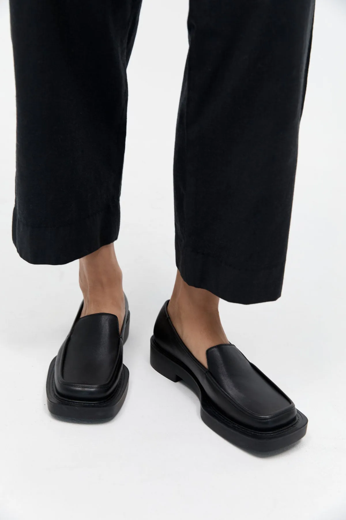 SQUARE LOAFER - BLACK