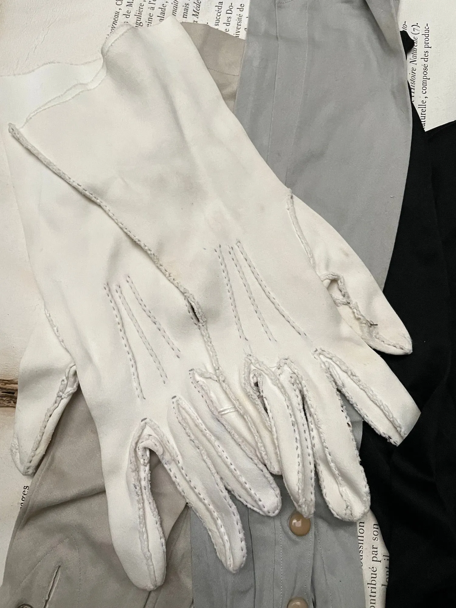 Vintage French Set of Gloves - I